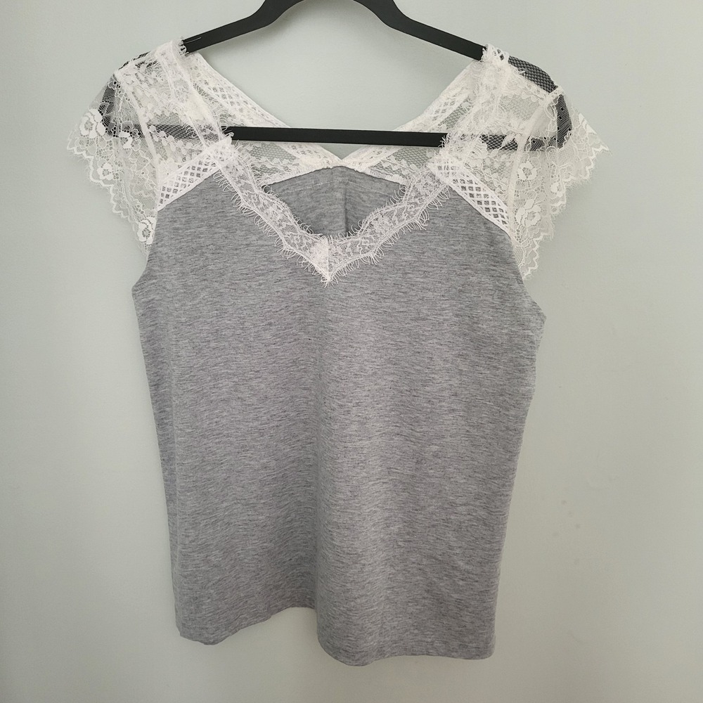 Women Medium‎ V Neck Lace Cap Sleeve Flowy Gray Top Shirt